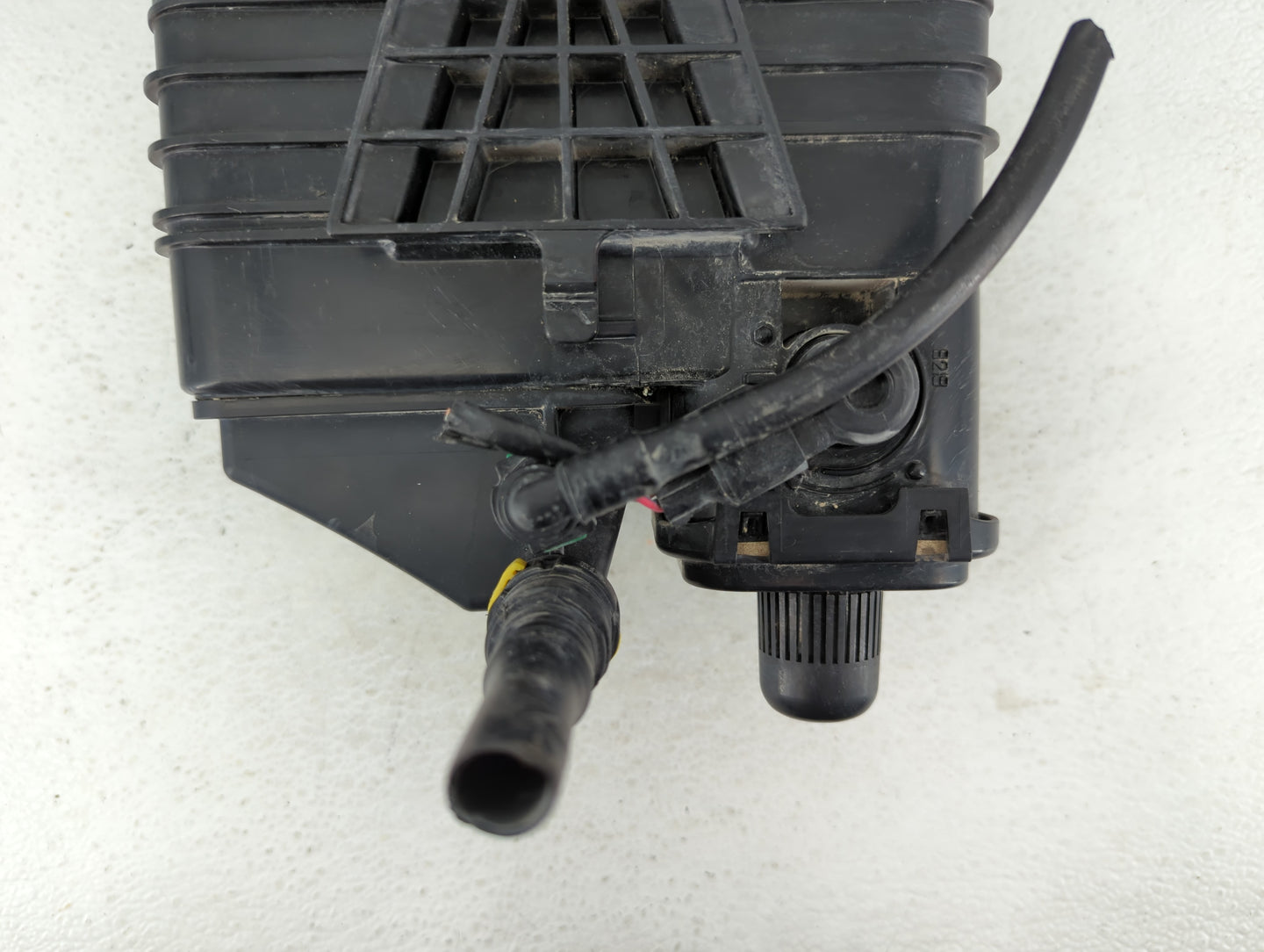 2013 Chevrolet Malibu Fuel Vapor Charcoal Canister - Oemusedautoparts1.com