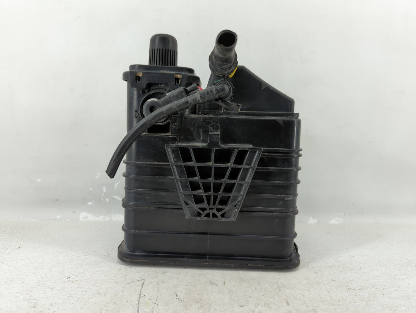 2013 Chevrolet Malibu Fuel Vapor Charcoal Canister - Oemusedautoparts1.com