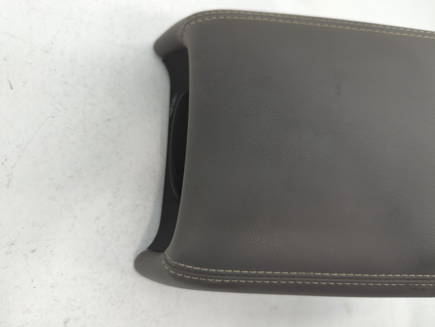2013-2013 Chevrolet Malibu Center Console Armrest Cover Lid Dark Grey - Oemusedautoparts1.com