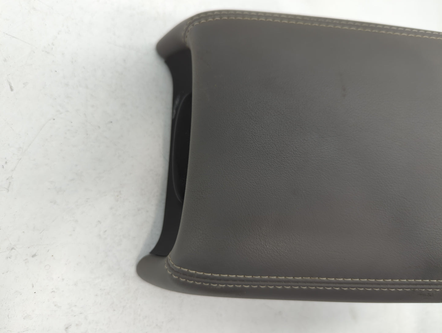 2013-2013 Chevrolet Malibu Center Console Armrest Cover Lid Dark Grey - Oemusedautoparts1.com