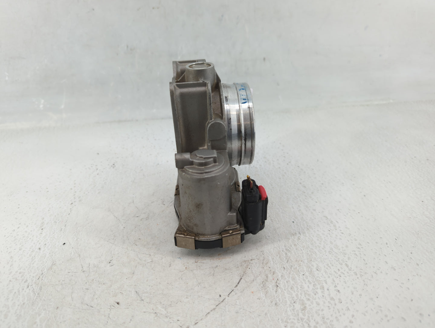 2013-2021 Chevrolet Malibu Throttle Body P/N:12627067DA Fits Fits 2013 2014 2015 2016 2017 2018 2019 2020 2021 OEM Used Auto