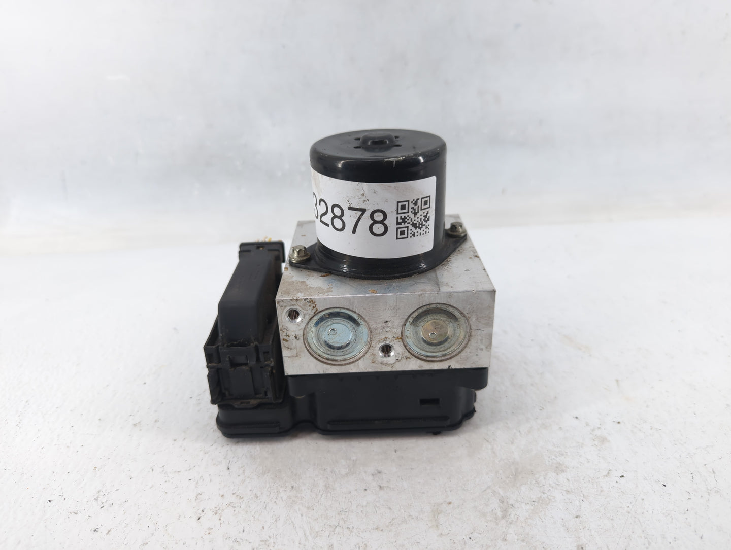 2013-2016 Chevrolet Malibu ABS Pump Control Module Replacement P/N:22971448 Fits Fits 2012 2013 2014 2015 2016 OEM Used Auto
