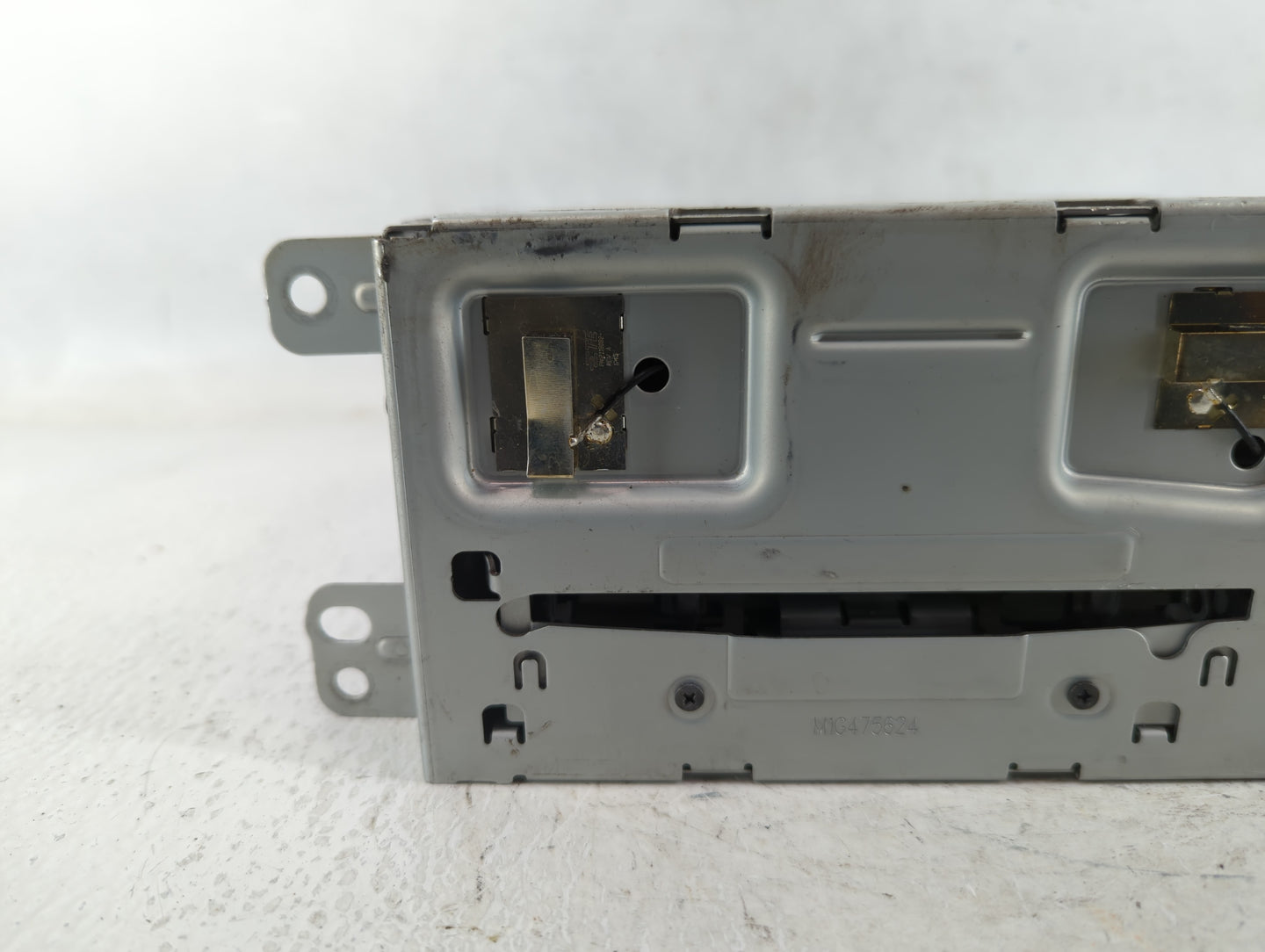 2013-2013 Chevrolet Malibu Am Fm Cd Player Radio Receiver - Oemusedautoparts1.com