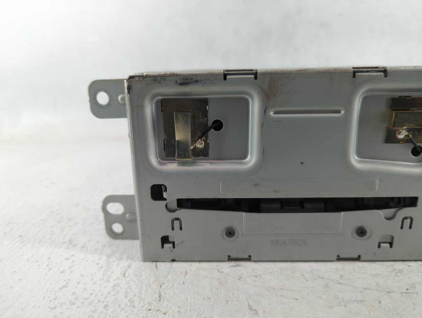 2013-2013 Chevrolet Malibu Am Fm Cd Player Radio Receiver - Oemusedautoparts1.com