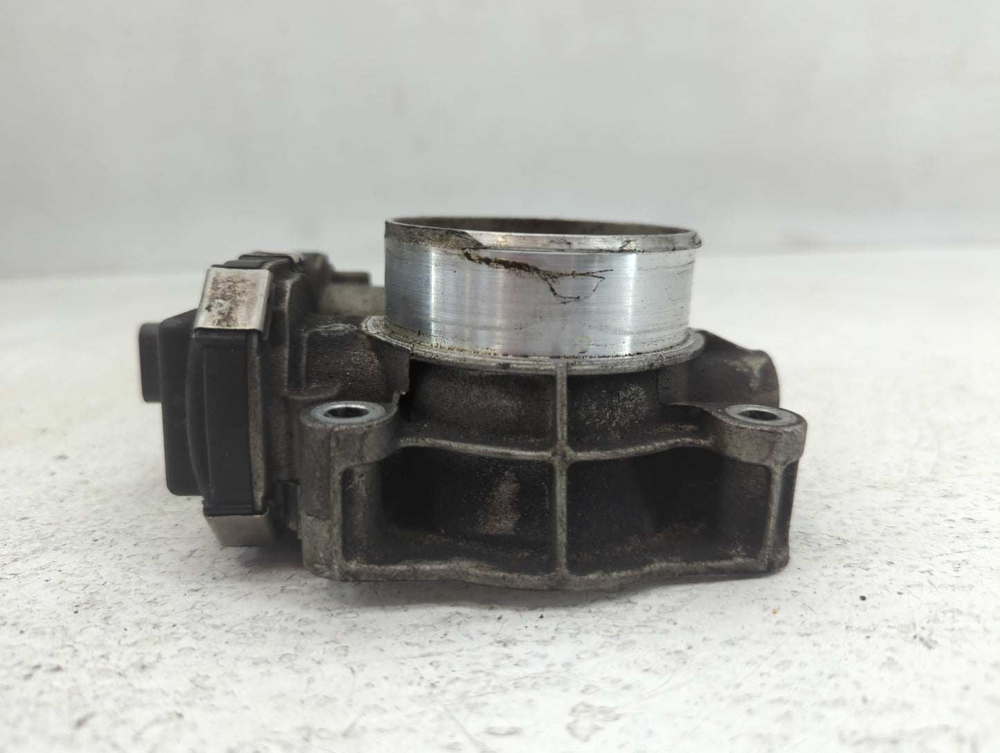 2013-2014 Chevrolet Malibu Throttle Body P/N:126321010A Fits Fits 2012 2013 2014 2015 OEM Used Auto Parts - Oemusedautoparts