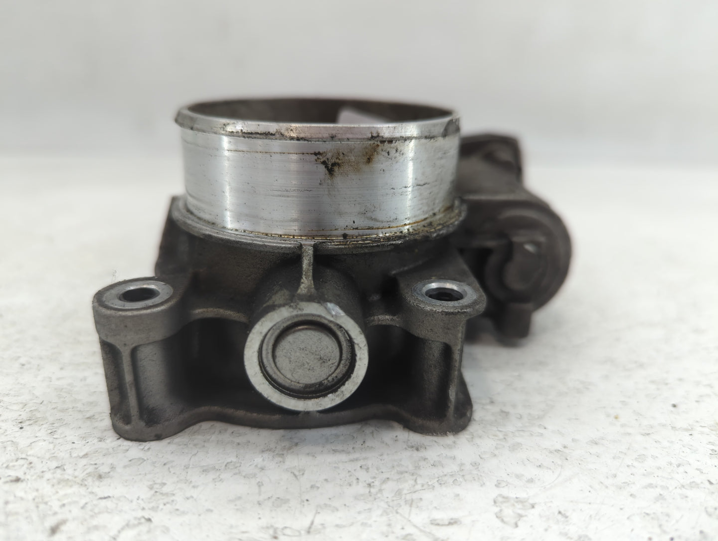 2013-2014 Chevrolet Malibu Throttle Body P/N:126321010A Fits Fits 2012 2013 2014 2015 OEM Used Auto Parts - Oemusedautoparts