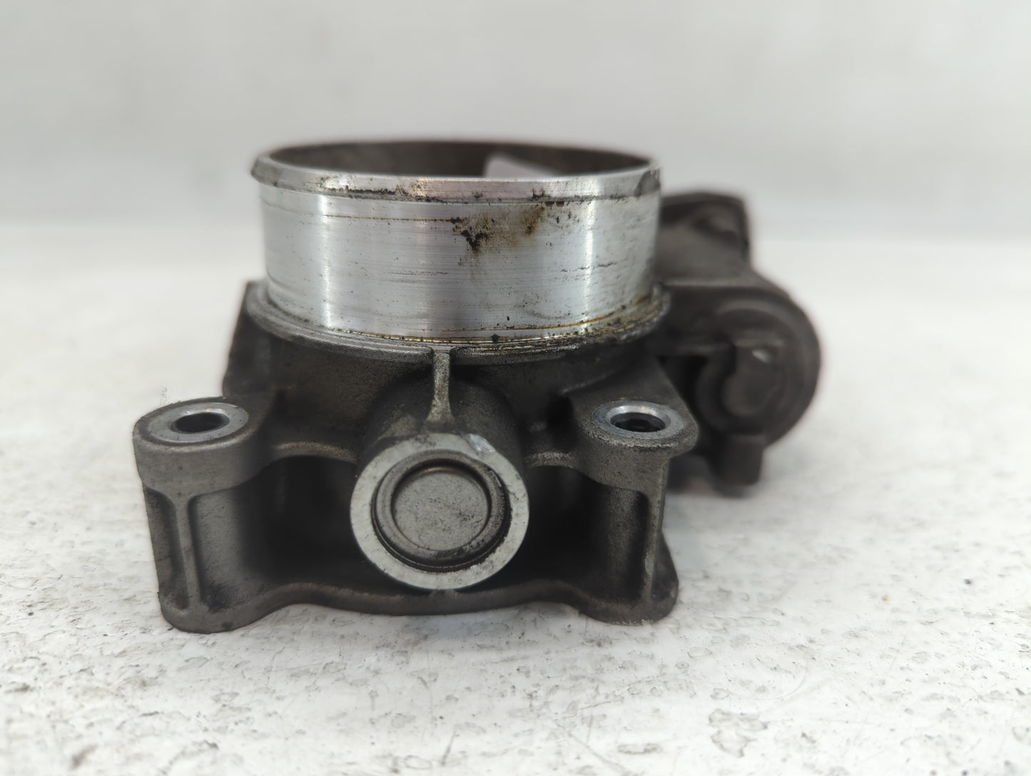 2013-2014 Chevrolet Malibu Throttle Body P/N:126321010A Fits Fits 2012 2013 2014 2015 OEM Used Auto Parts - Oemusedautoparts
