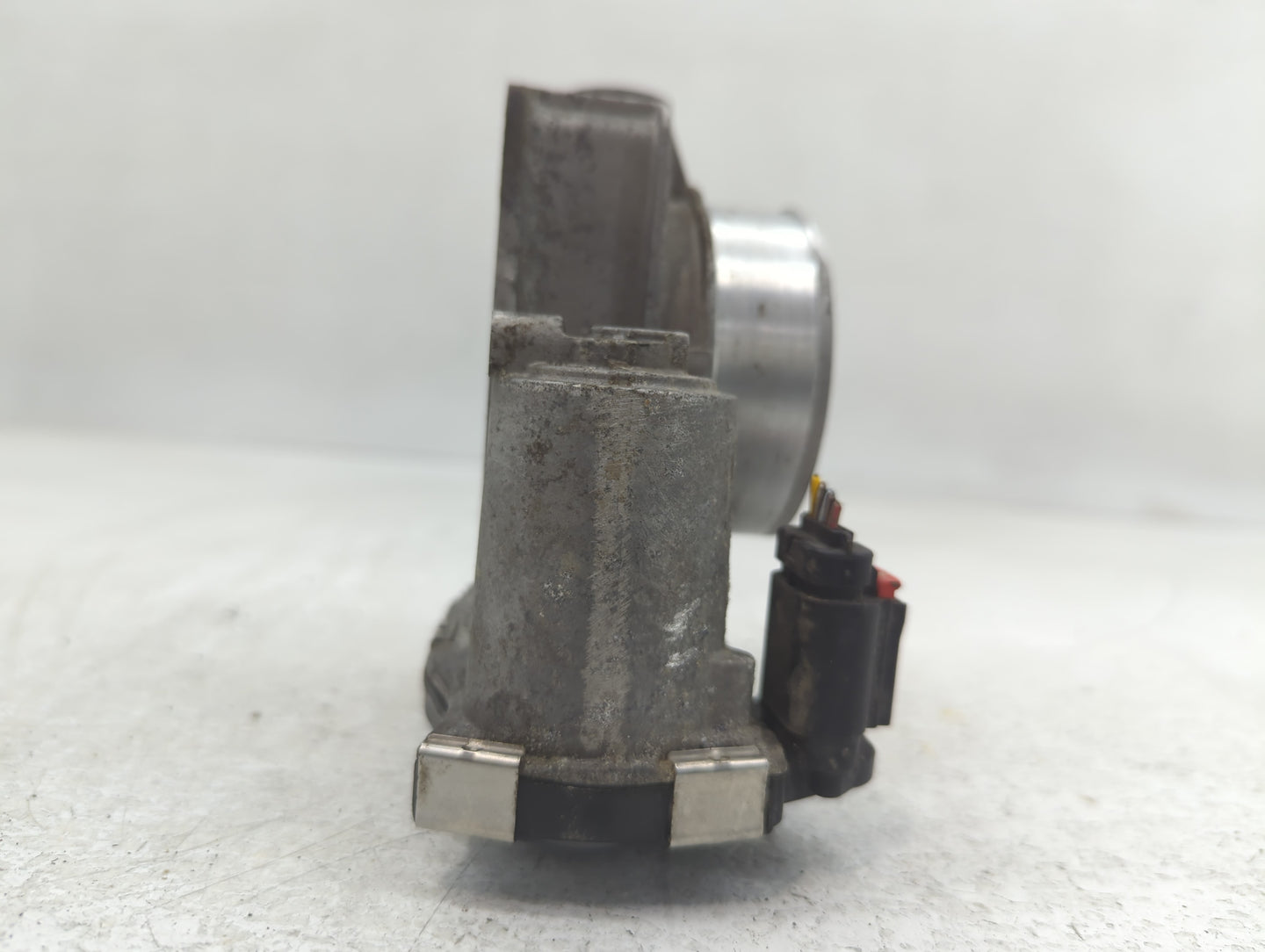 2013-2015 Chevrolet Malibu Throttle Body P/N:12669073DA 12627217DA Fits Fits 2013 2014 2015 2017 2018 2019 2020 OEM Used Aut