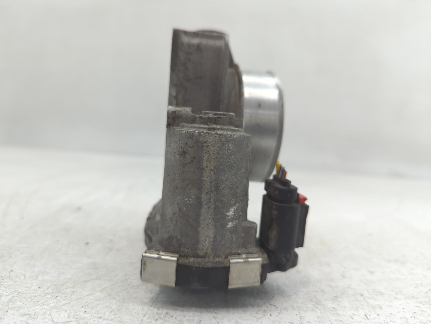 2013-2015 Chevrolet Malibu Throttle Body P/N:12669073DA 12627217DA Fits Fits 2013 2014 2015 2017 2018 2019 2020 OEM Used Aut