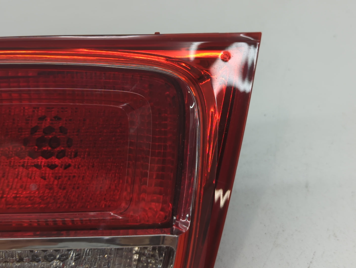 2013-2016 Chevrolet Malibu Tail Light Assembly Passenger Right OEM P/N:22907312 Fits Fits 2013 2014 2015 2016 OEM Used Auto 