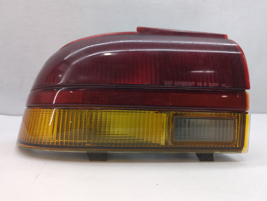 2013-2016 Chevrolet Malibu Tail Light Assembly Passenger Right OEM P/N:16520687 Fits Fits 2013 2014 2015 2016 OEM Used Auto 