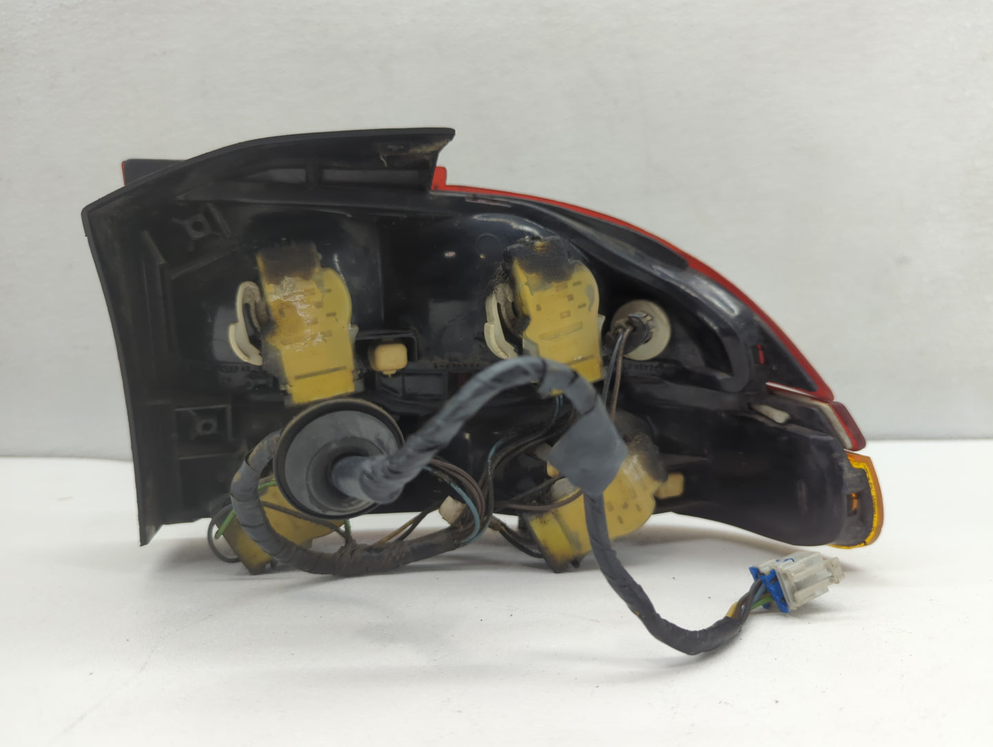 2013-2016 Chevrolet Malibu Tail Light Assembly Passenger Right OEM P/N:16520687 Fits Fits 2013 2014 2015 2016 OEM Used Auto 