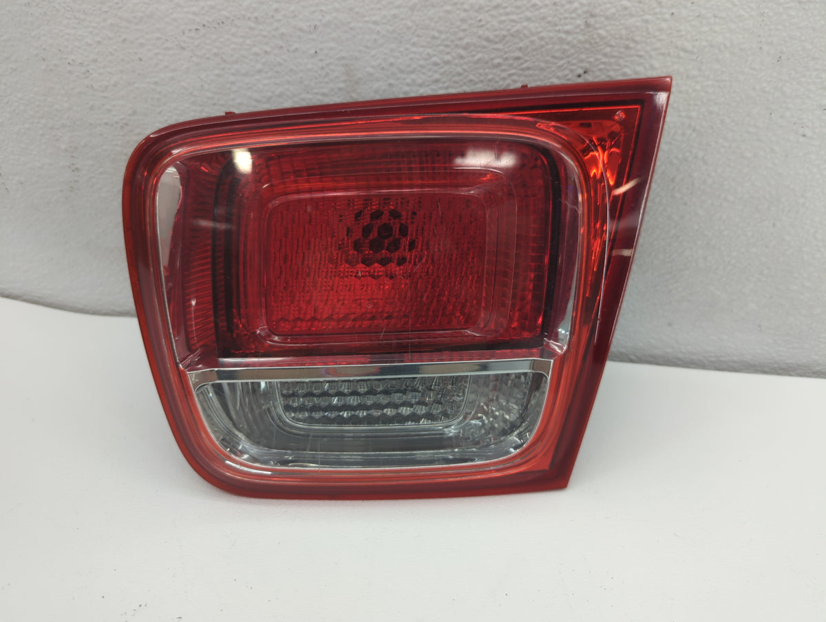Chevrolet Malibu Driver Left Side Deck Lid Mounted Tail Light 661587 - Oemusedautoparts1.com