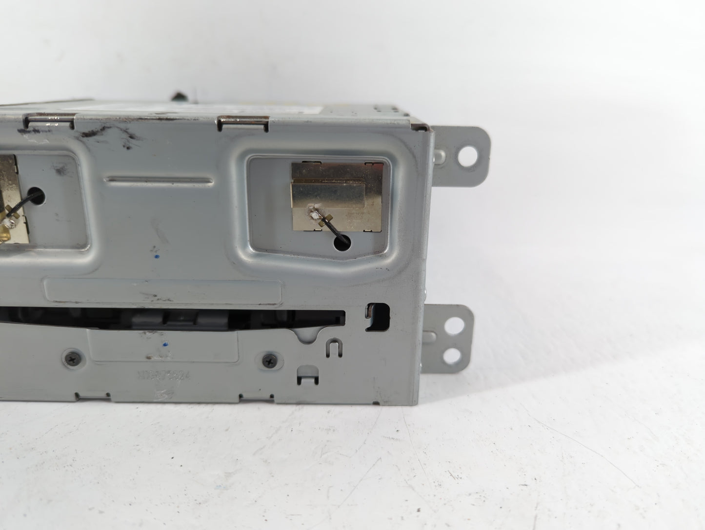 2013 Chevrolet Malibu Radio AM FM Cd Player Receiver Replacement P/N:22989453 Fits OEM Used Auto Parts - Oemusedautoparts1.c