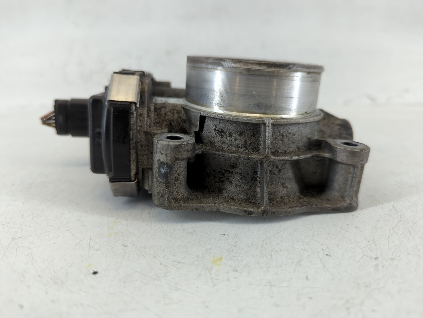 2013-2014 Chevrolet Malibu Throttle Body P/N:12632101CA Fits Fits 2012 2013 2014 2015 OEM Used Auto Parts - Oemusedautoparts