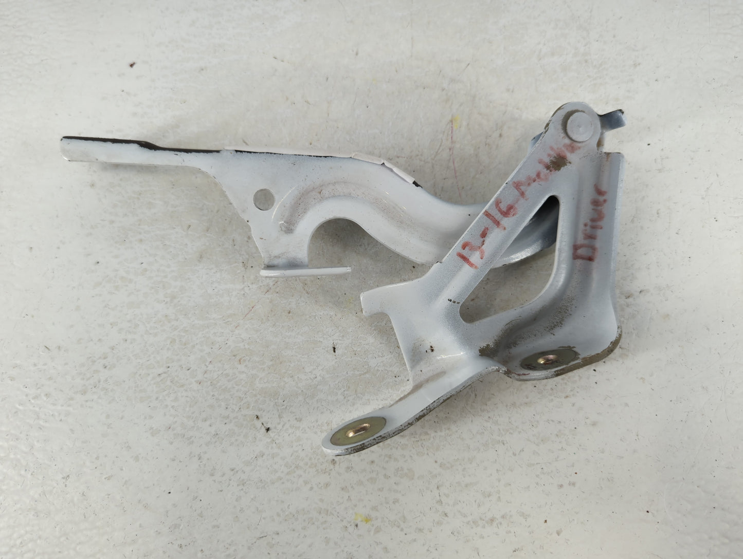 2013 Chevrolet Malibu Driver Left Hood Hinge - Oemusedautoparts1.com