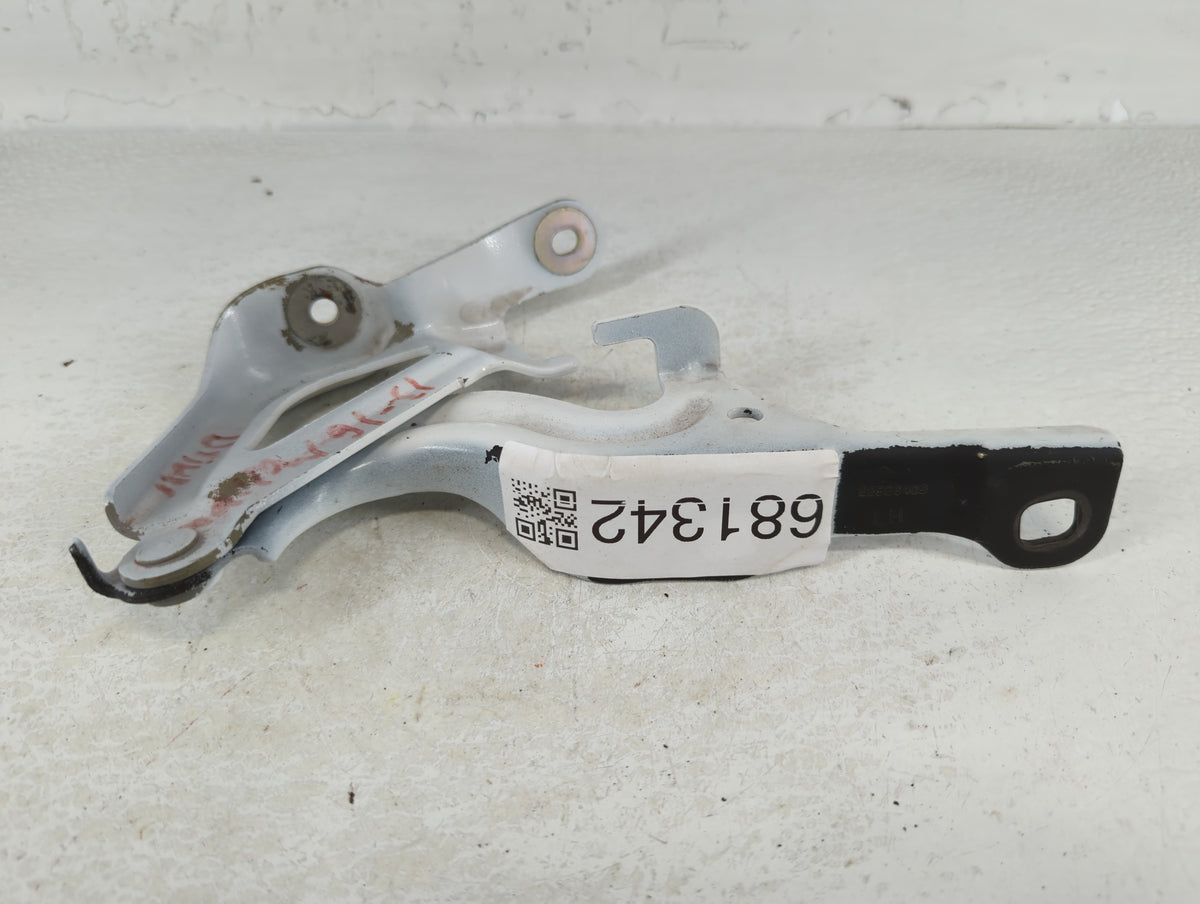 2013 Chevrolet Malibu Driver Left Hood Hinge - Oemusedautoparts1.com