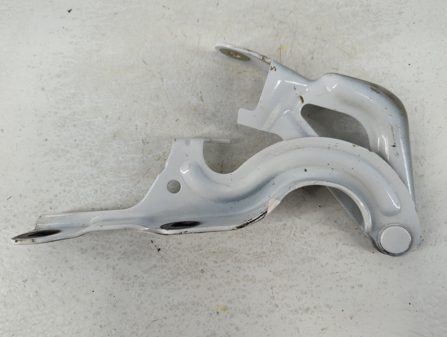 2013 Chevrolet Malibu Driver Left Hood Hinge - Oemusedautoparts1.com