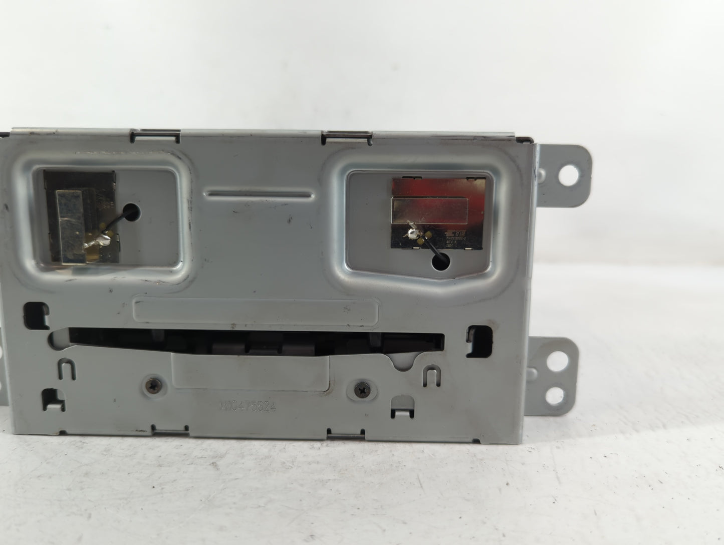 2013 Chevrolet Malibu Radio AM FM Cd Player Receiver Replacement P/N:22965236 Fits OEM Used Auto Parts - Oemusedautoparts1.c