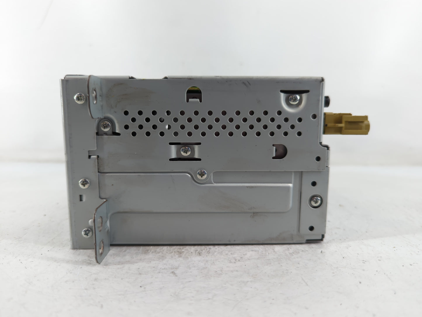 2013 Chevrolet Malibu Radio AM FM Cd Player Receiver Replacement P/N:22965236 Fits OEM Used Auto Parts - Oemusedautoparts1.c