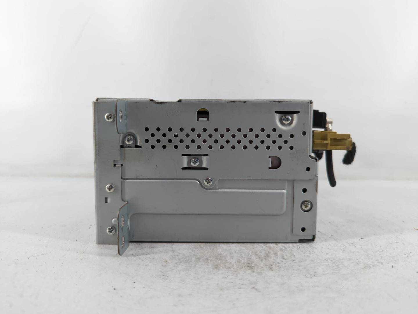 2013 Chevrolet Malibu Radio AM FM Cd Player Receiver Replacement P/N:22965236 Fits OEM Used Auto Parts - Oemusedautoparts1.c