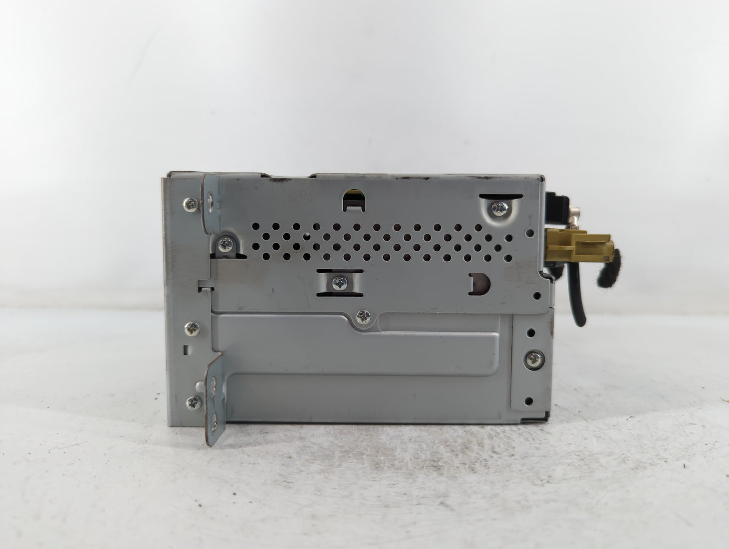 2013 Chevrolet Malibu Radio AM FM Cd Player Receiver Replacement P/N:22965236 Fits OEM Used Auto Parts - Oemusedautoparts1.c