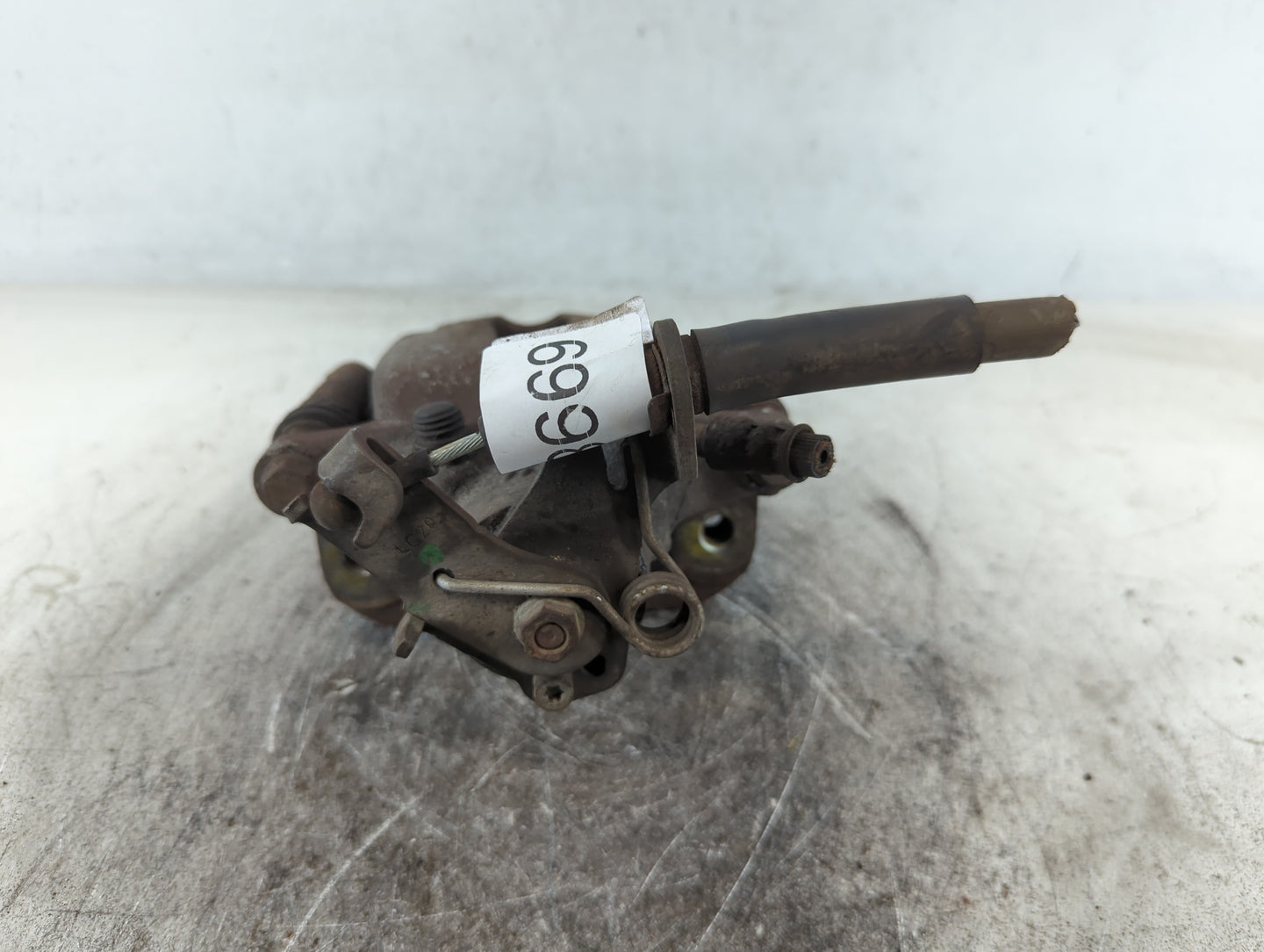 2013-2013 Chevrolet Malibu Front Passenger Right Brake Caliper - Oemusedautoparts1.com