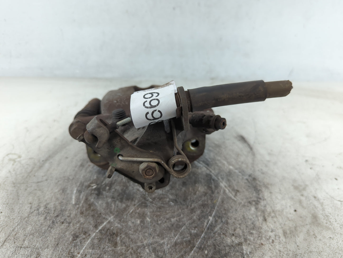 2013-2013 Chevrolet Malibu Front Passenger Right Brake Caliper - Oemusedautoparts1.com