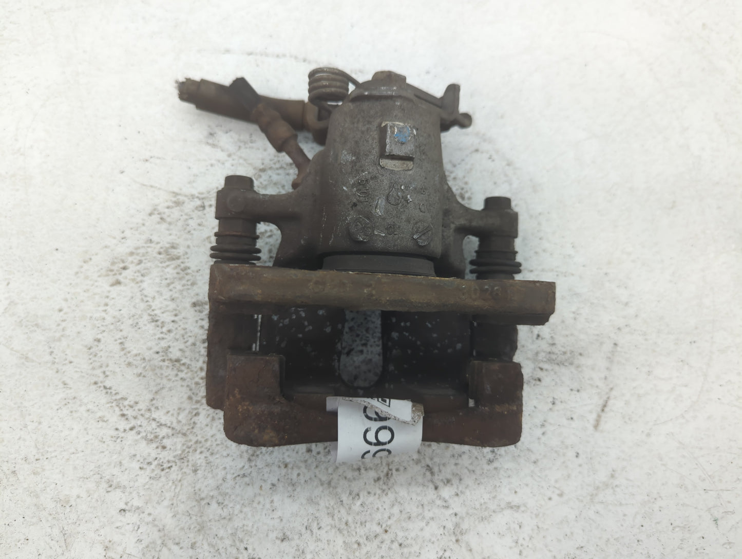 2013-2013 Chevrolet Malibu Front Driver Left Brake Caliper - Oemusedautoparts1.com