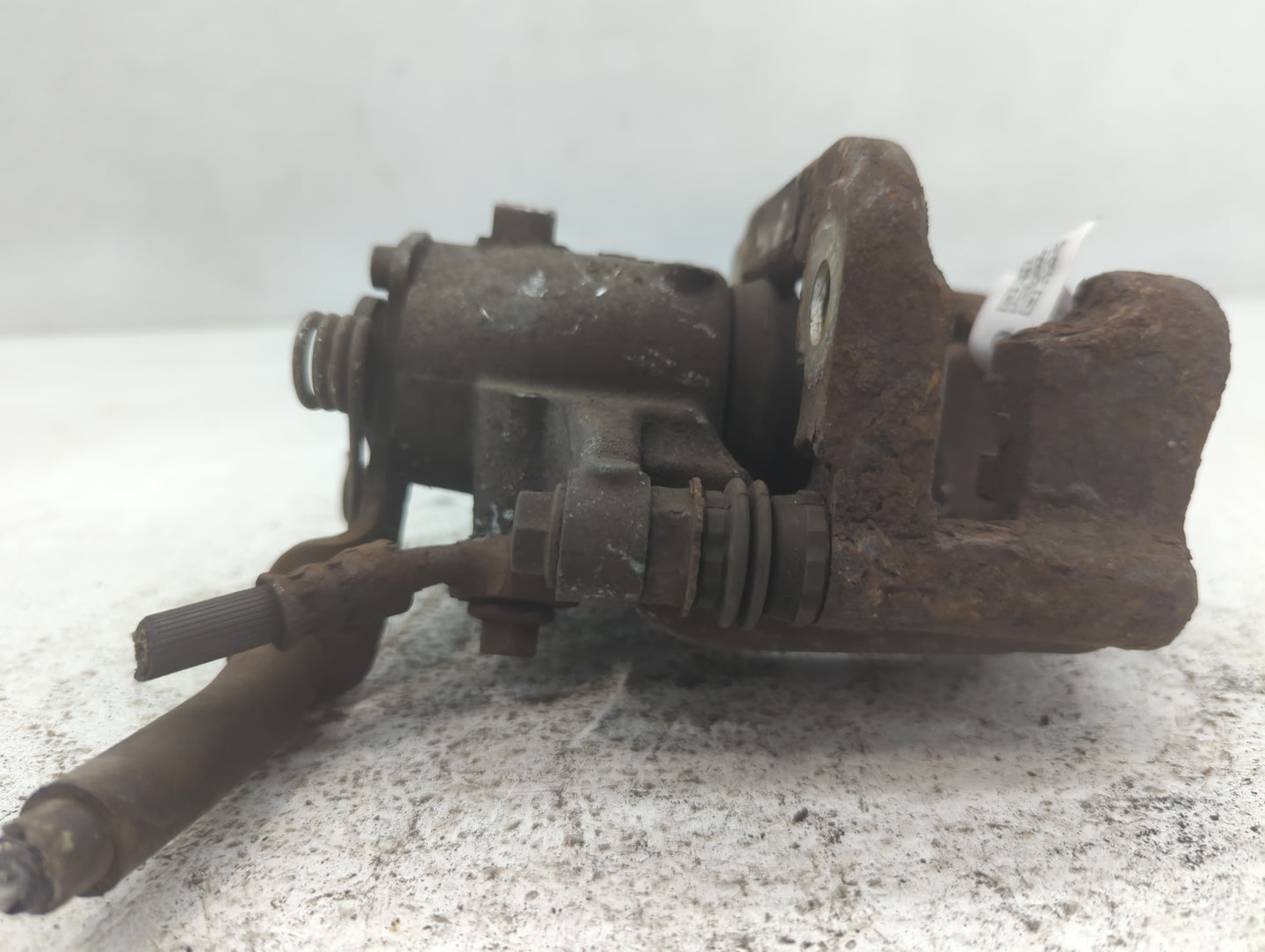 2013-2013 Chevrolet Malibu Front Driver Left Brake Caliper - Oemusedautoparts1.com