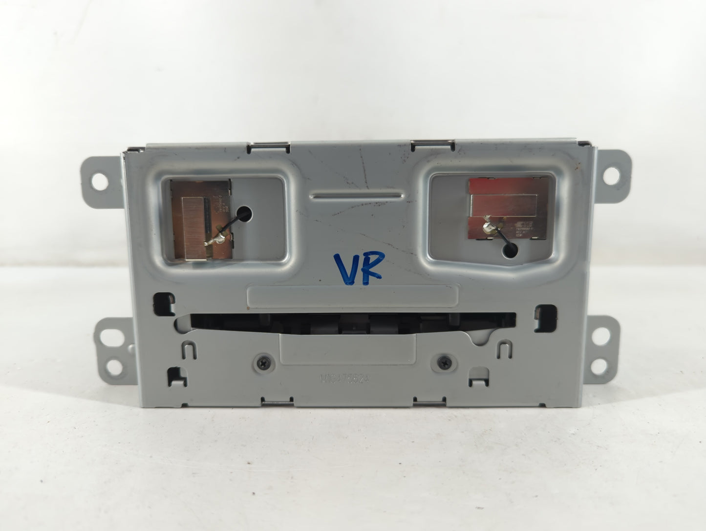 2013-2013 Chevrolet Malibu Am Fm Cd Player Radio Receiver - Oemusedautoparts1.com