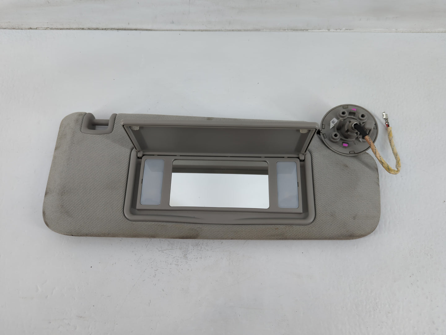 2013-2016 Chevrolet Malibu Sun Visor Shade Replacement Passenger Right Mirror Fits Fits 2013 2014 2015 2016 OEM Used Auto Pa