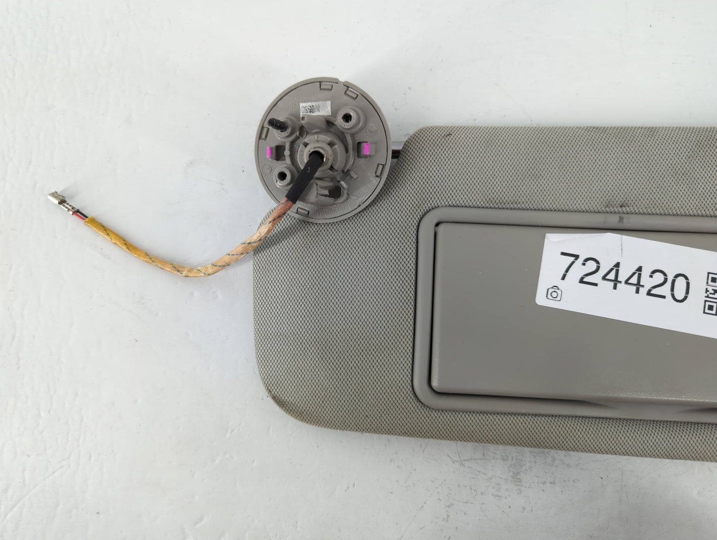 2013-2016 Chevrolet Malibu Sun Visor Shade Replacement Driver Left Mirror Fits Fits 2013 2014 2015 2016 OEM Used Auto Parts 