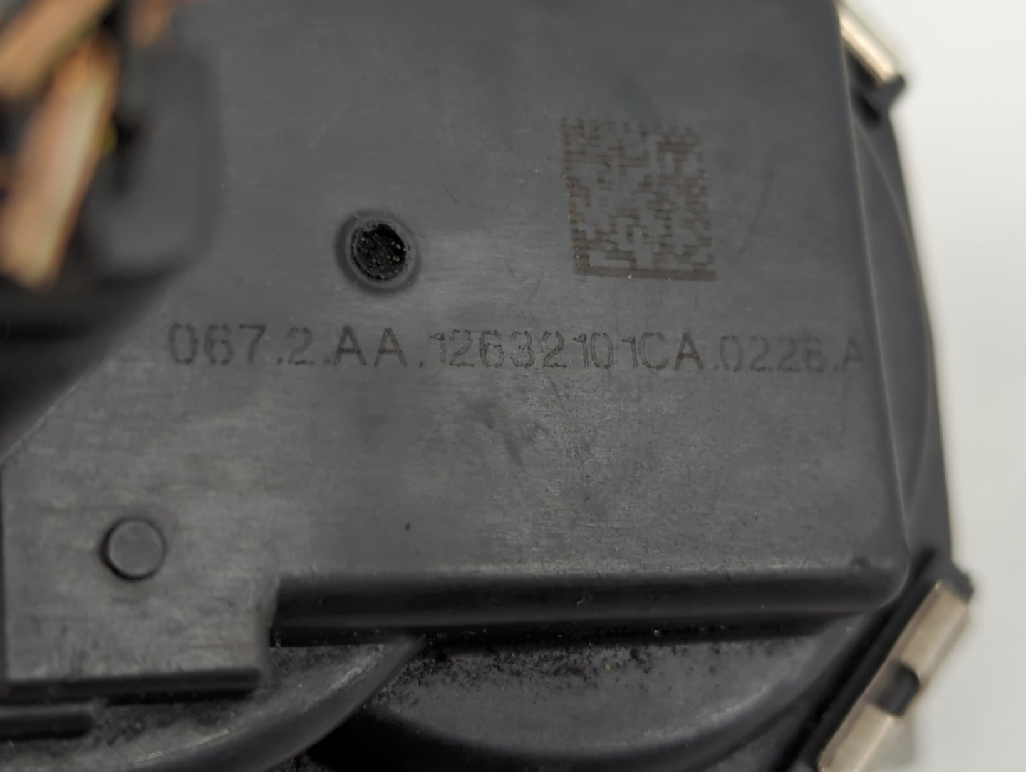 2013-2014 Chevrolet Malibu Throttle Body P/N:12632101CA Fits Fits 2012 2013 2014 2015 OEM Used Auto Parts - Oemusedautoparts