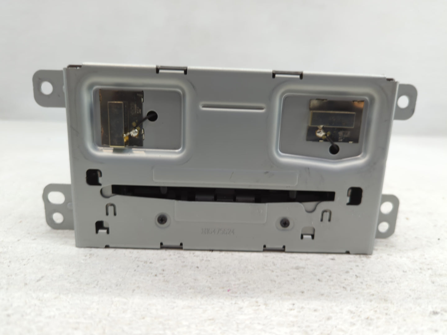 2013-2013 Chevrolet Malibu Am Fm Cd Player Radio Receiver - Oemusedautoparts1.com