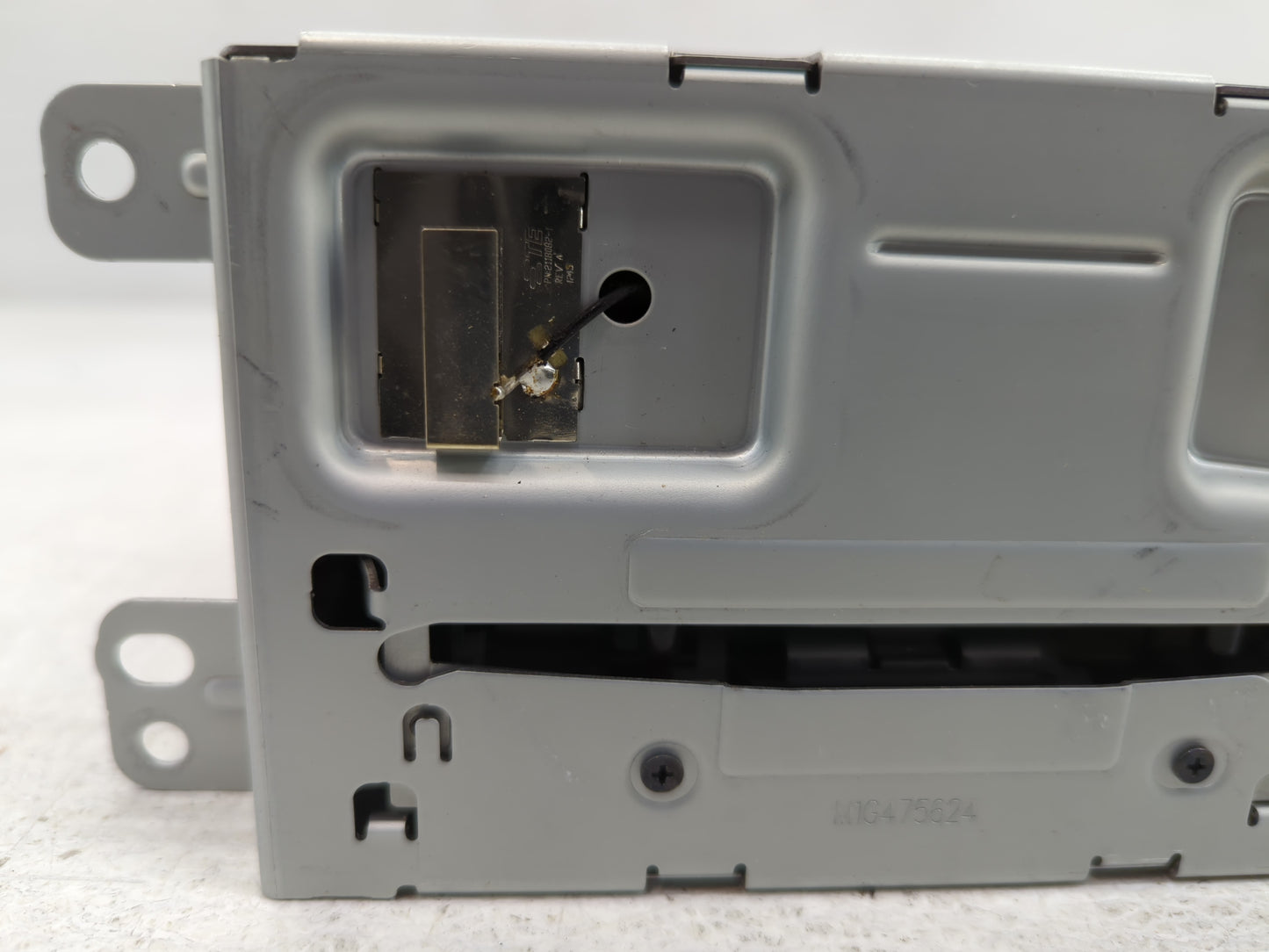 2013-2013 Chevrolet Malibu Am Fm Cd Player Radio Receiver - Oemusedautoparts1.com