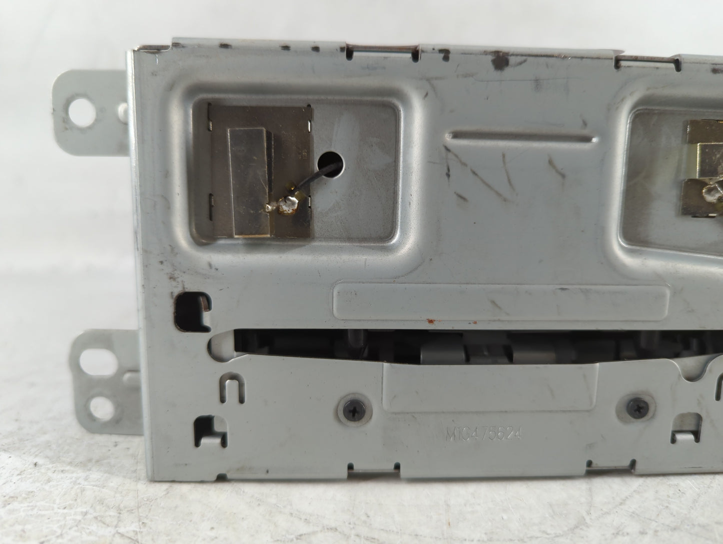 2013-2013 Chevrolet Malibu Am Fm Cd Player Radio Receiver - Oemusedautoparts1.com