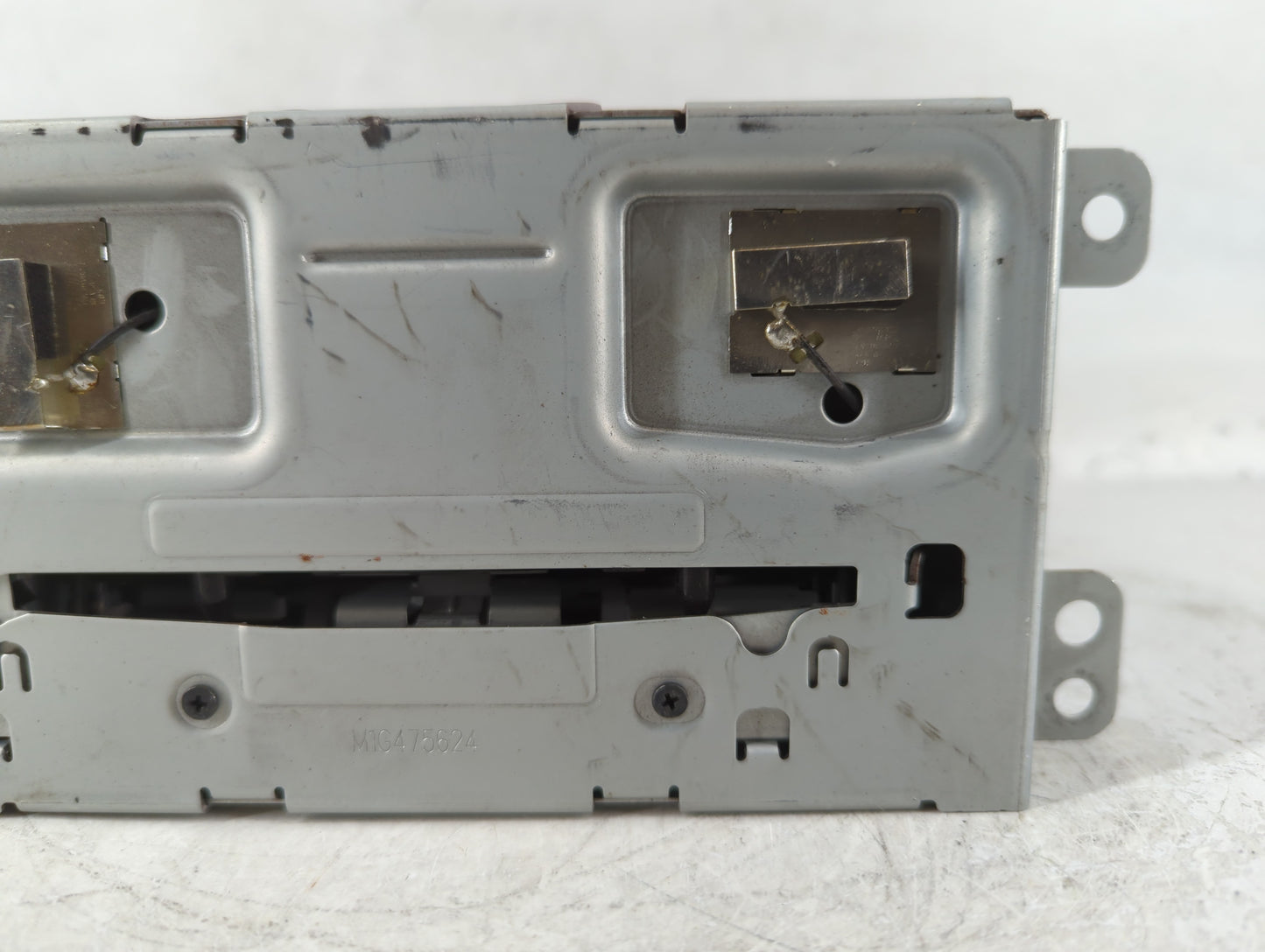 2013-2013 Chevrolet Malibu Am Fm Cd Player Radio Receiver - Oemusedautoparts1.com