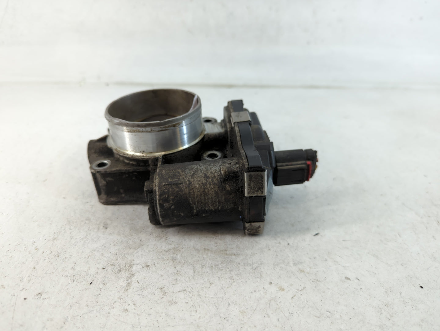 2013-2014 Chevrolet Malibu Throttle Body P/N:12632101CA Fits Fits 2012 2013 2014 2015 OEM Used Auto Parts - Oemusedautoparts