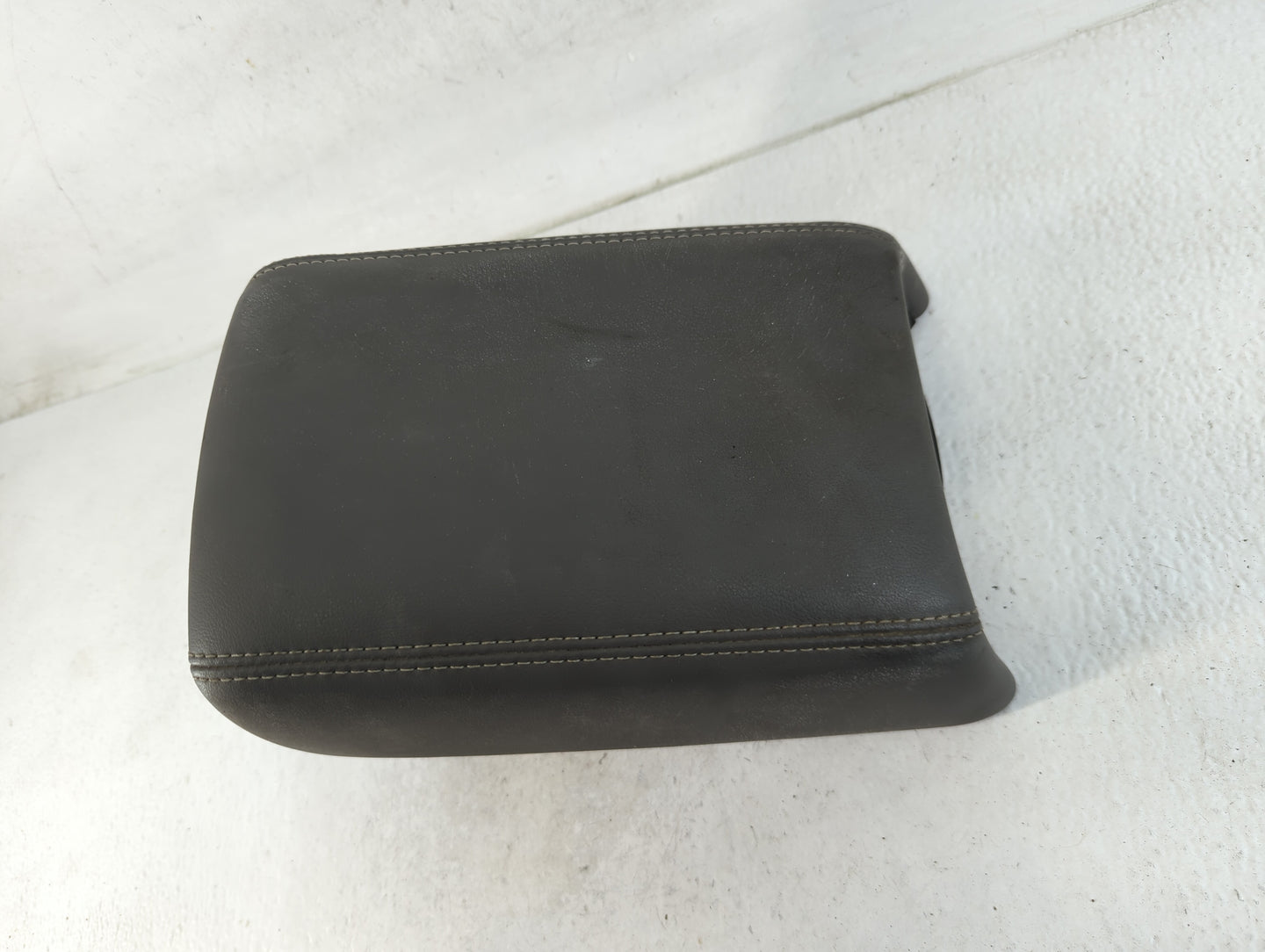 2013 Chevrolet Malibu Center Console Armrest Cover Lid Fits OEM Used Auto Parts - Oemusedautoparts1.com