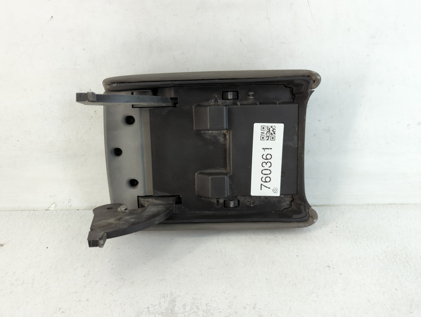 2013 Chevrolet Malibu Center Console Armrest Cover Lid Fits OEM Used Auto Parts - Oemusedautoparts1.com