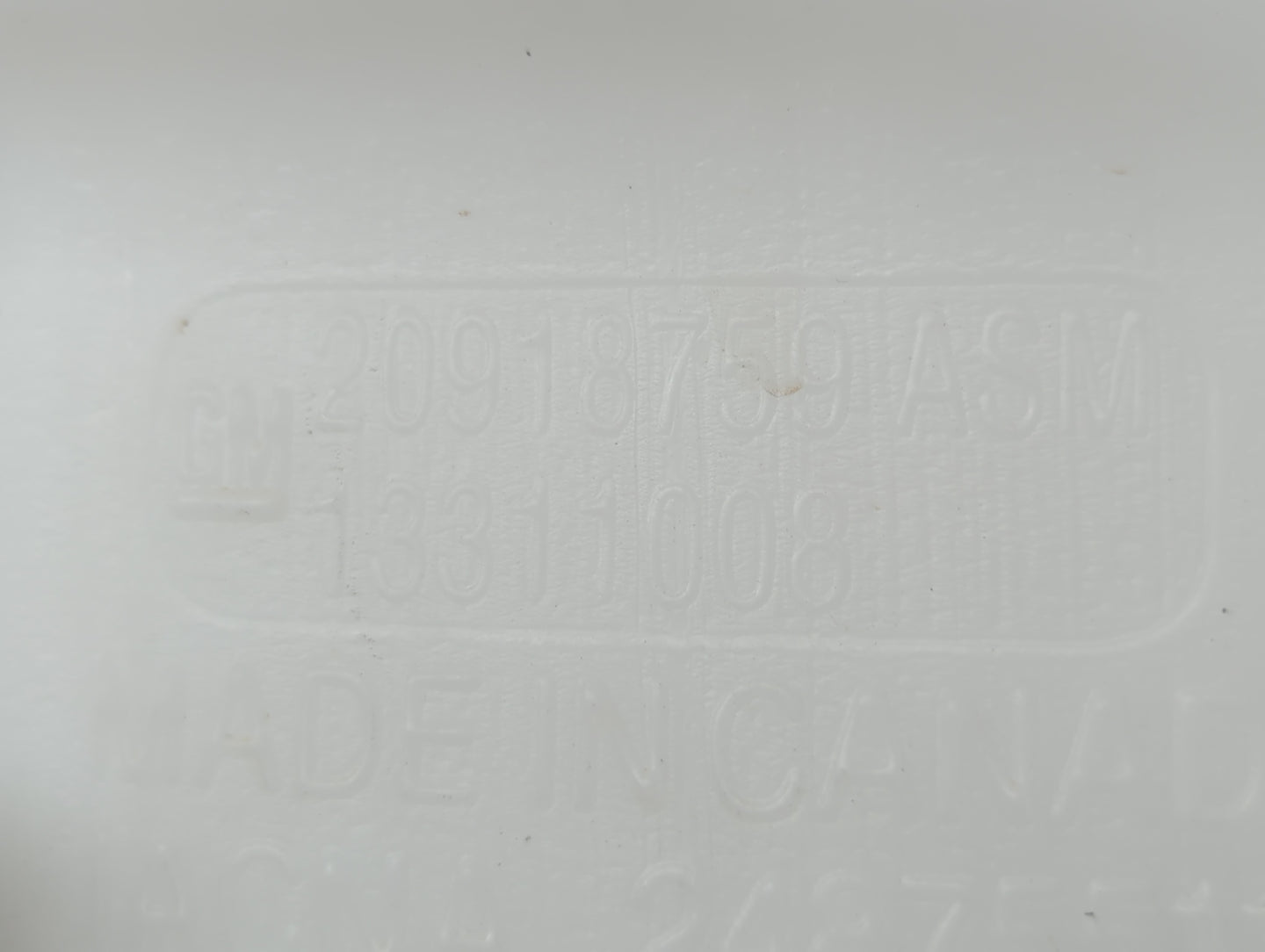 2013-2016 Chevrolet Malibu Windshield Washer Fluid Reservoir Bottle Oem - Oemusedautoparts1.com