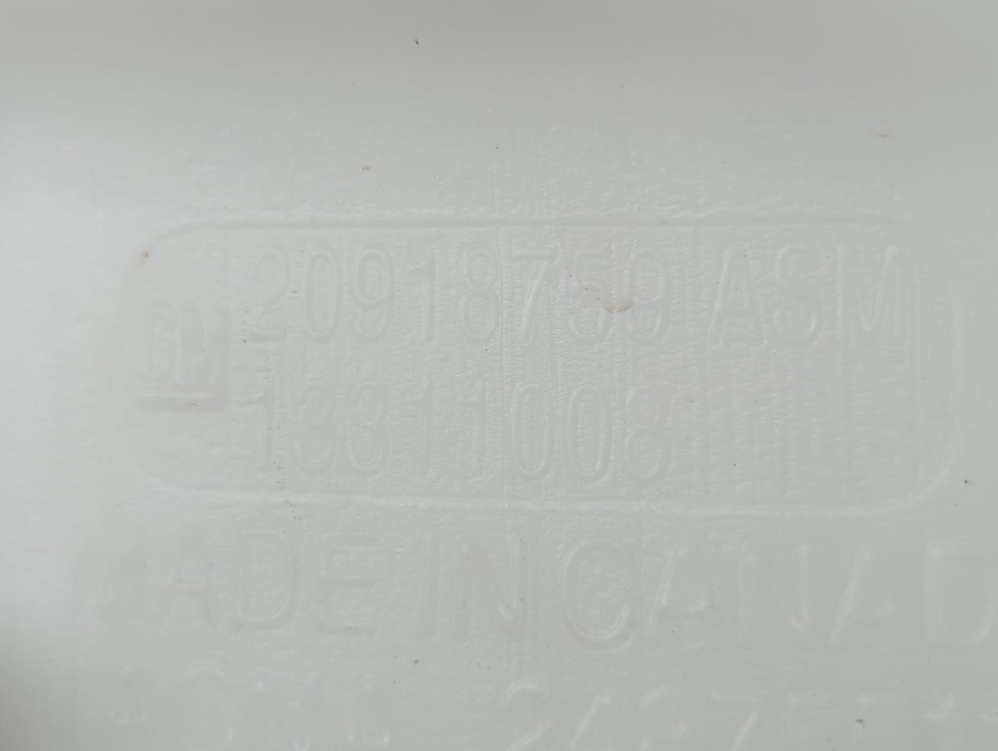 2013-2016 Chevrolet Malibu Windshield Washer Fluid Reservoir Bottle Oem - Oemusedautoparts1.com