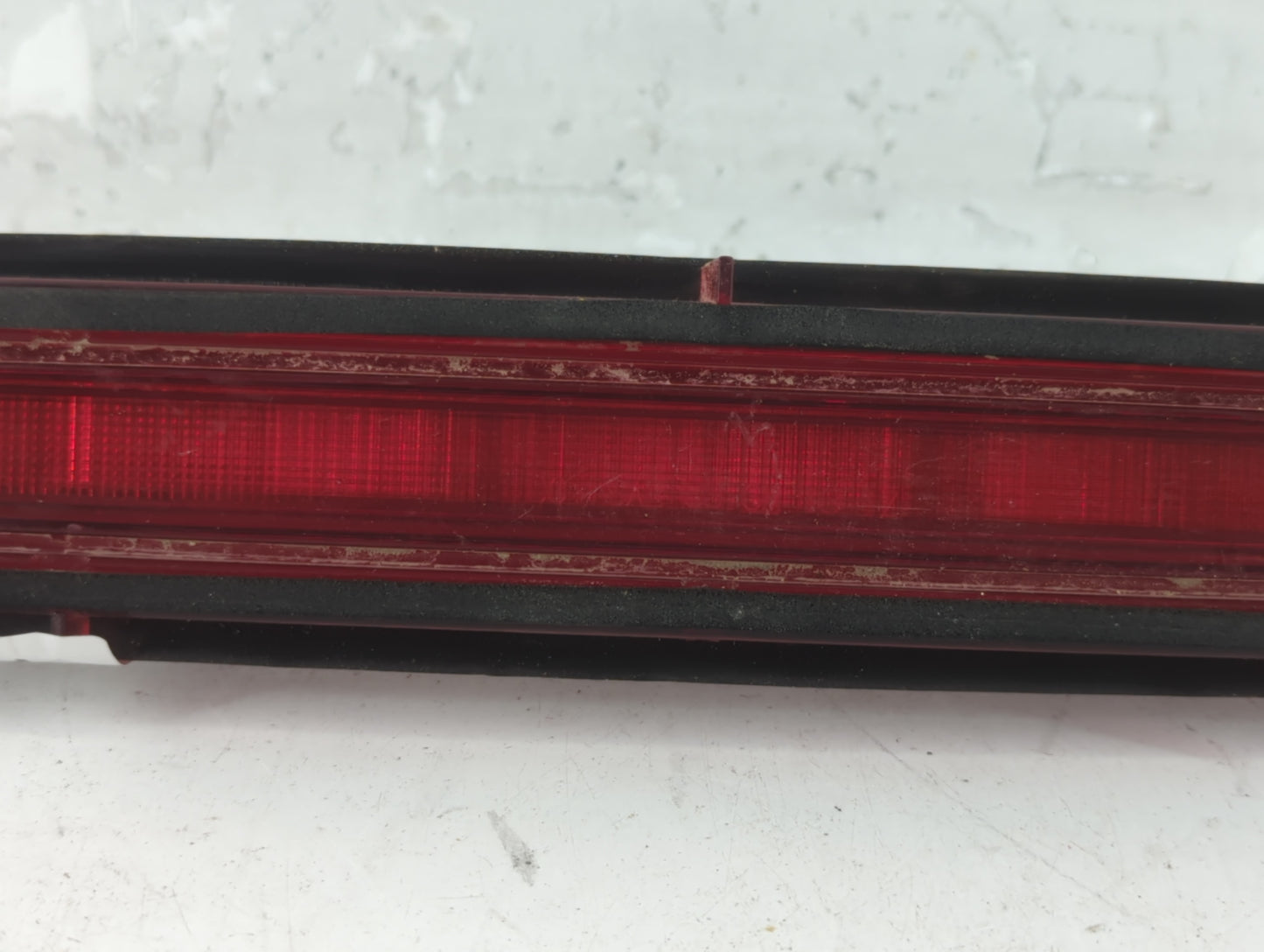 2013 Chevrolet Malibu Third Brake Light Tail Light P/N:22909969 Fits OEM Used Auto Parts - Oemusedautoparts1.com