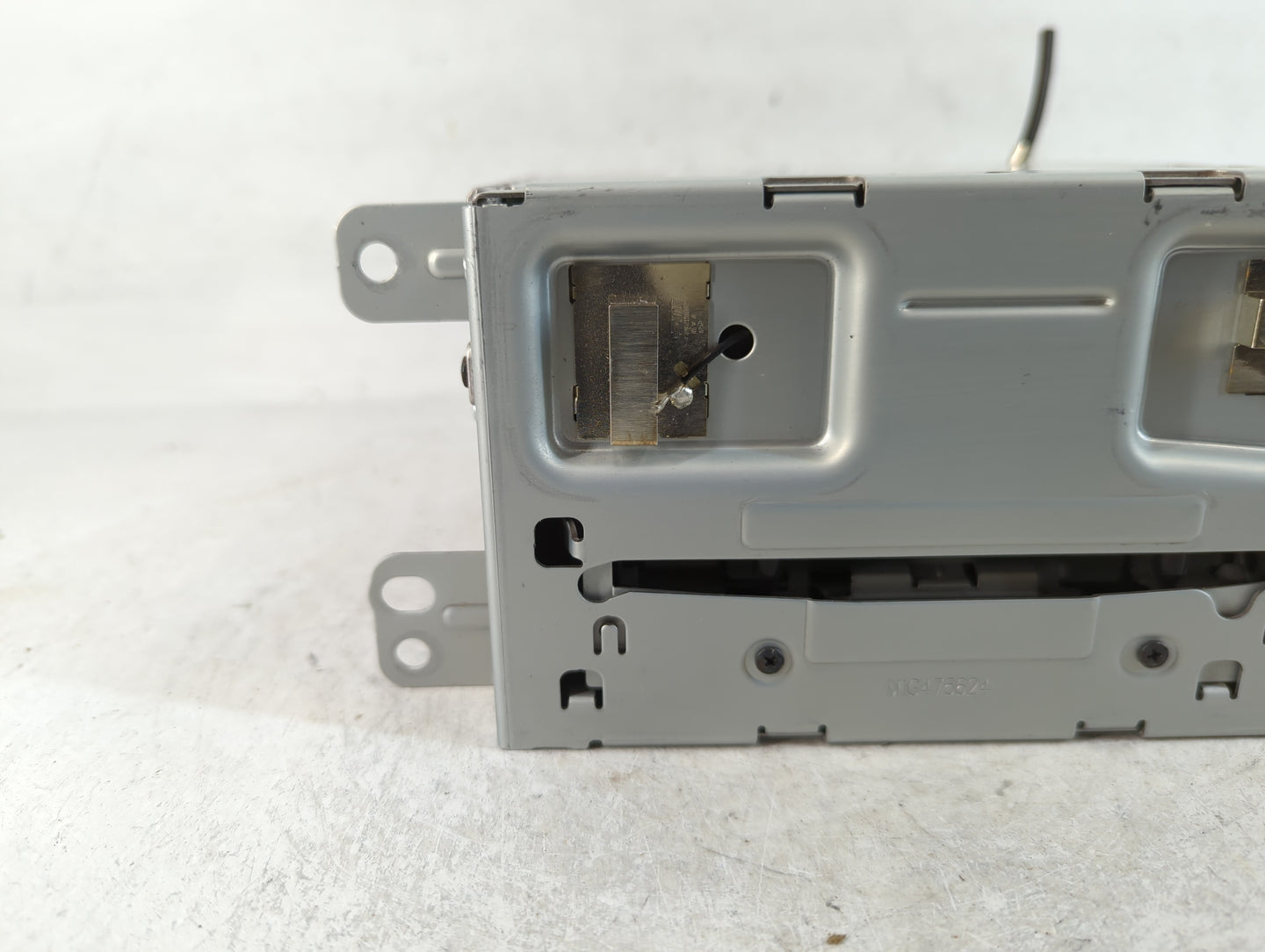 2013-2013 Chevrolet Malibu Am Fm Cd Player Radio Receiver - Oemusedautoparts1.com