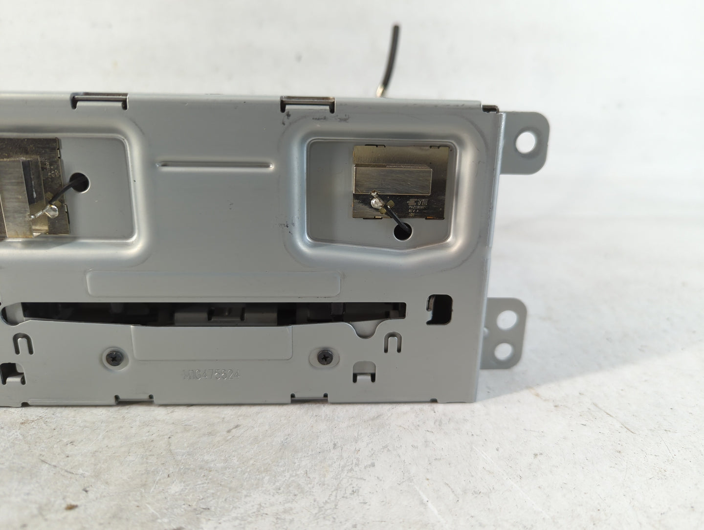 2013-2013 Chevrolet Malibu Am Fm Cd Player Radio Receiver - Oemusedautoparts1.com