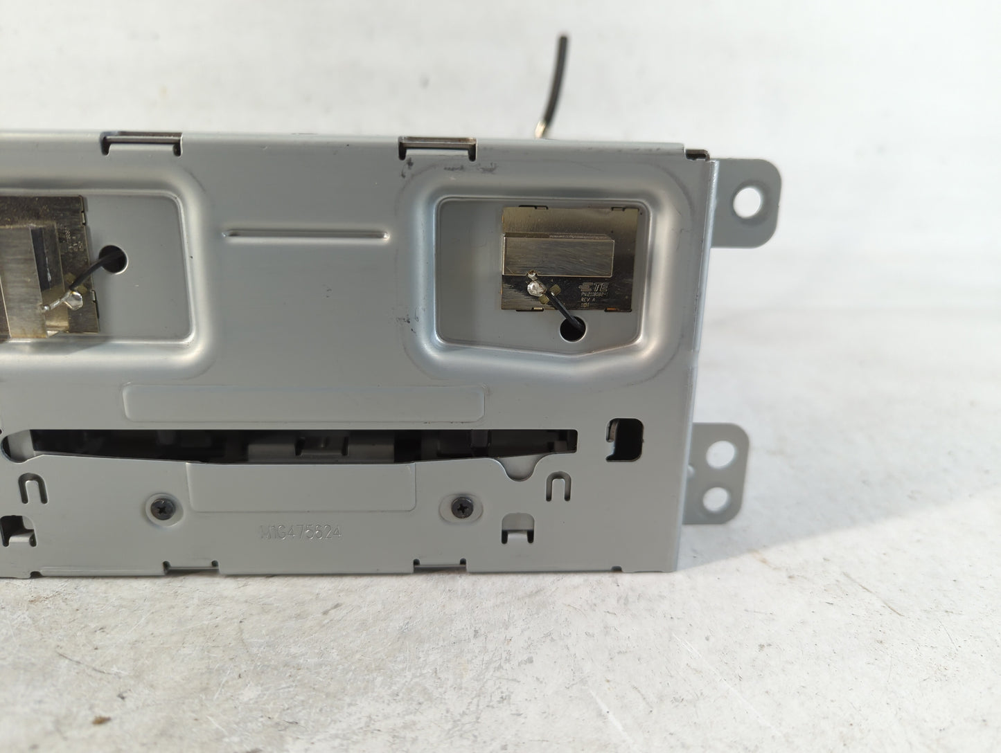 2013-2013 Chevrolet Malibu Am Fm Cd Player Radio Receiver - Oemusedautoparts1.com