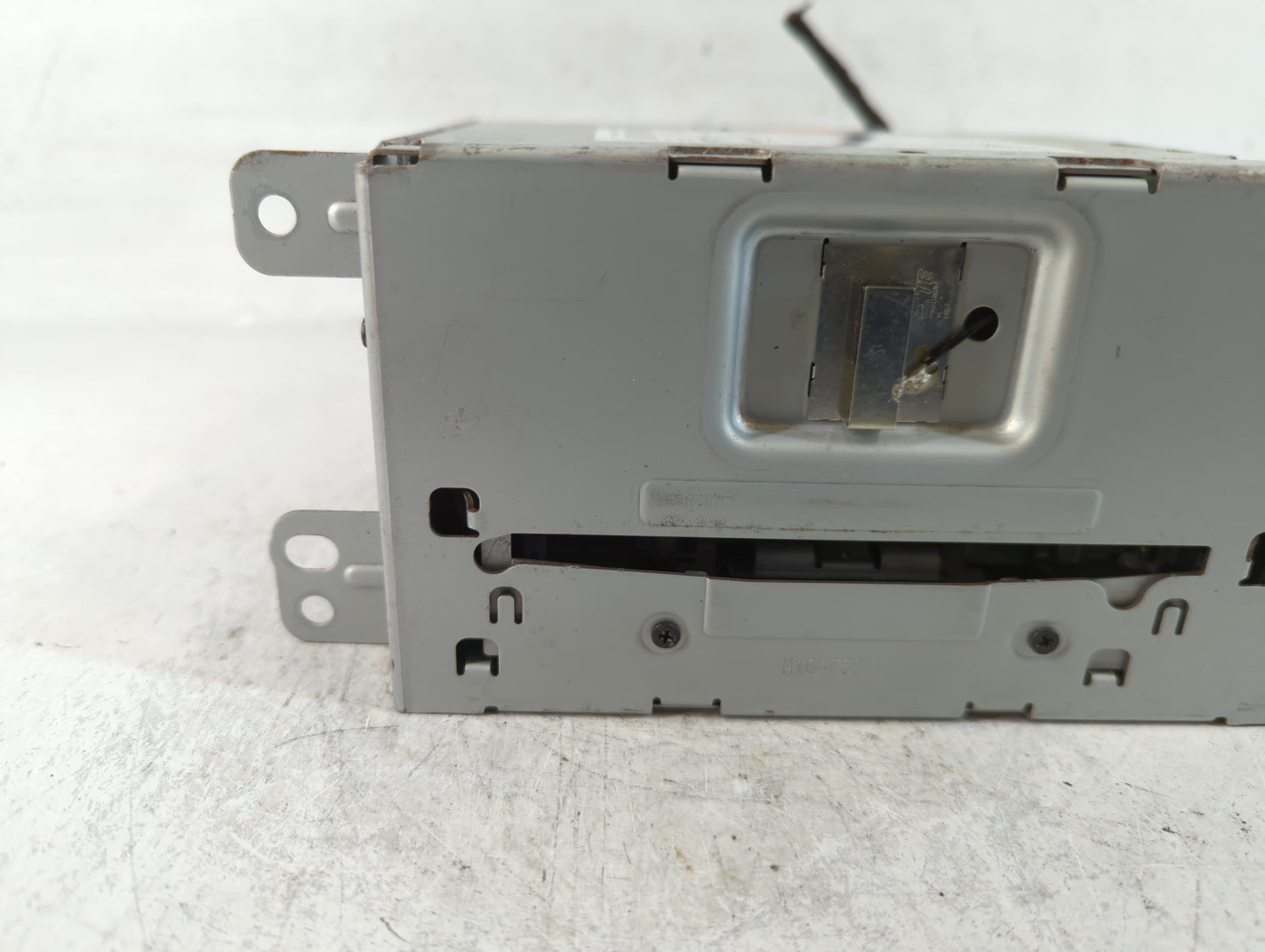 2013-2014 Chevrolet Malibu Am Fm Cd Player Radio Receiver - Oemusedautoparts1.com