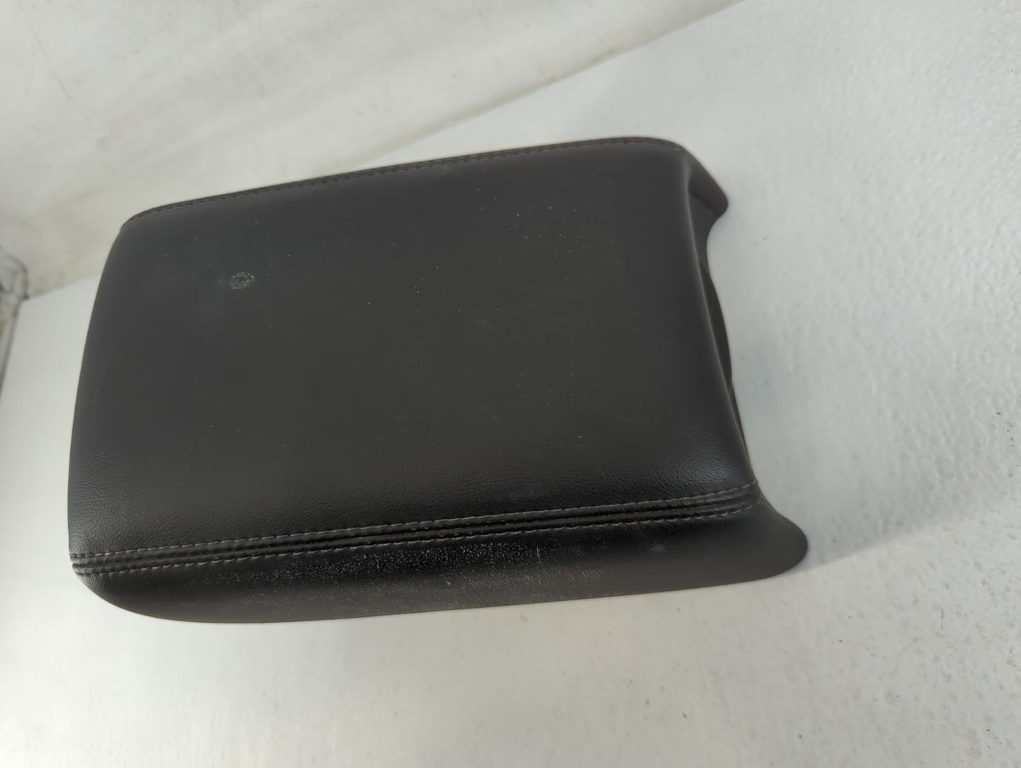 2013 Chevrolet Malibu Center Console Armrest Cover Lid Fits OEM Used Auto Parts - Oemusedautoparts1.com