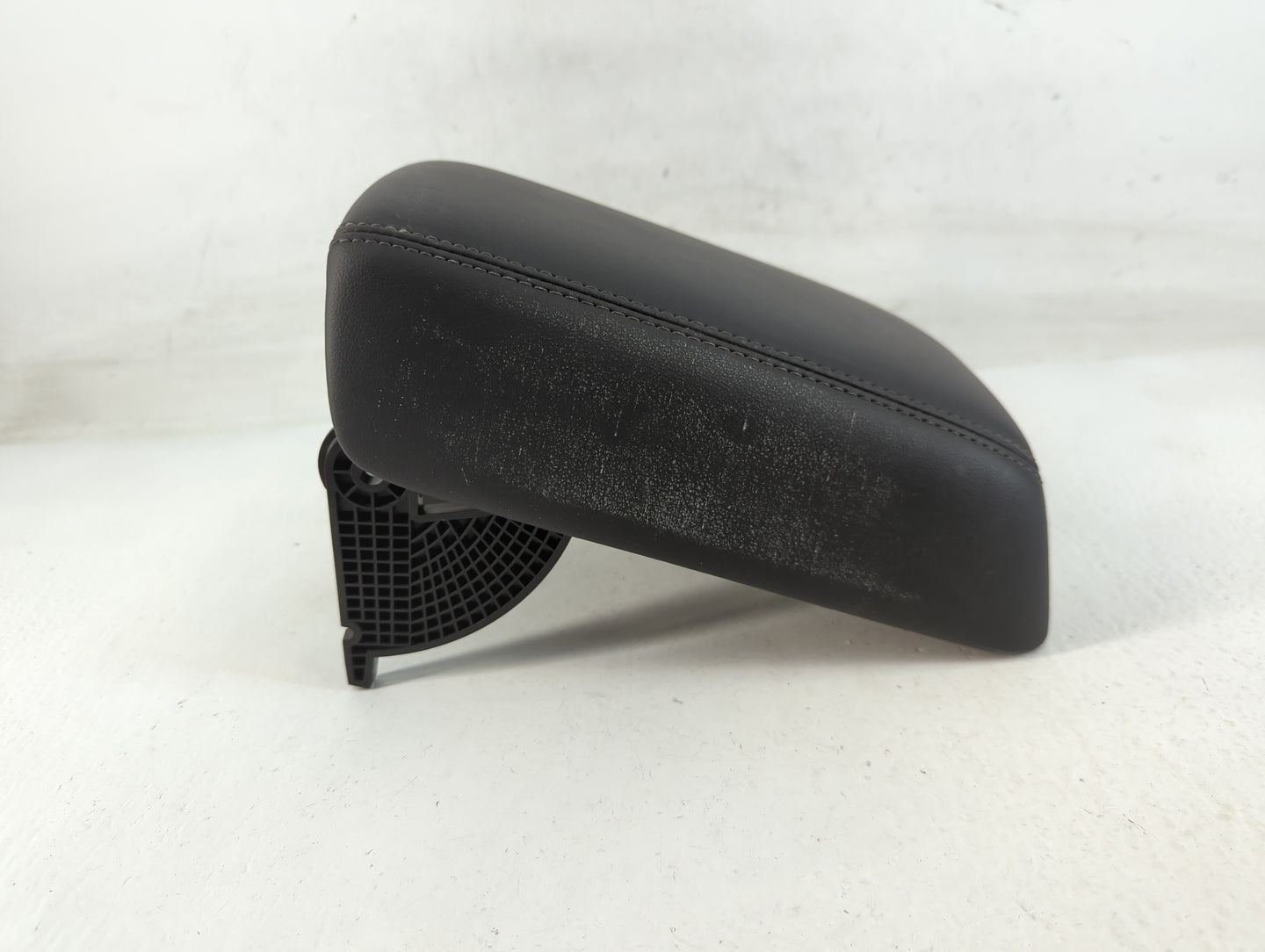 2013 Chevrolet Malibu Center Console Armrest Cover Lid Fits OEM Used Auto Parts - Oemusedautoparts1.com